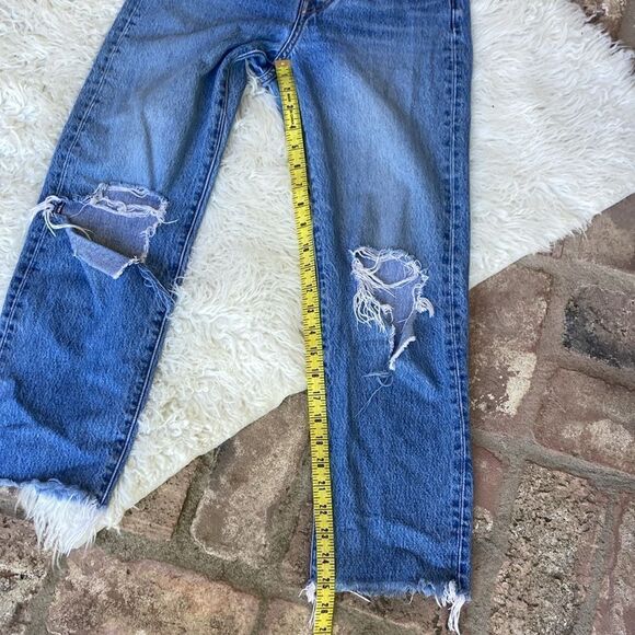 COPY - Levi’s Wedgie Straight Cropped Button Fly Distressed Raw Hem Jeans Women… - Picture 12 of 16